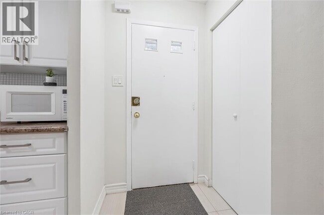 Photo - 178 Westcourt Pl