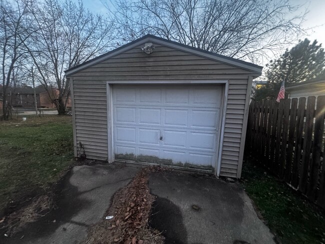 Photo - 44 E Brookside Ave