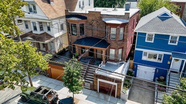 Photo - 41 47th St