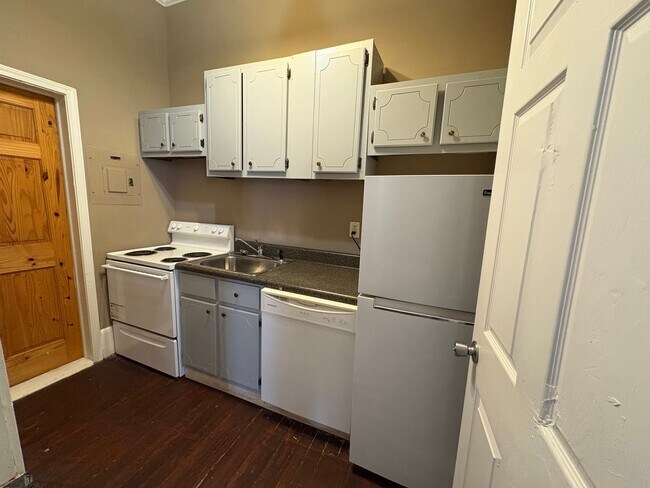 Photo - 171 Orange St Unit 1