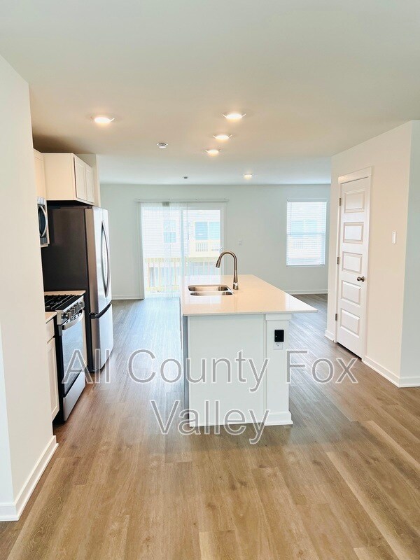 Photo - 879 Briar Gln Ct
