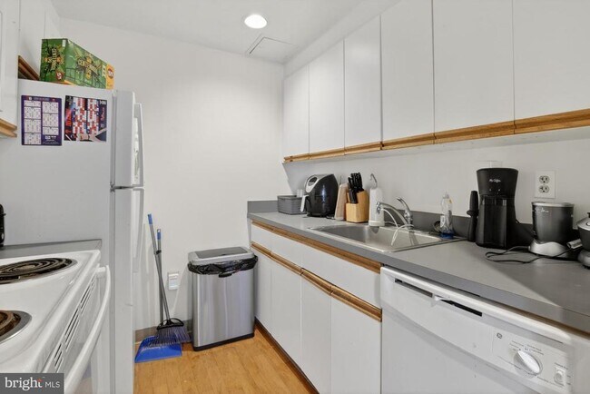 Photo - 1601 Spring Garden St Unit 501
