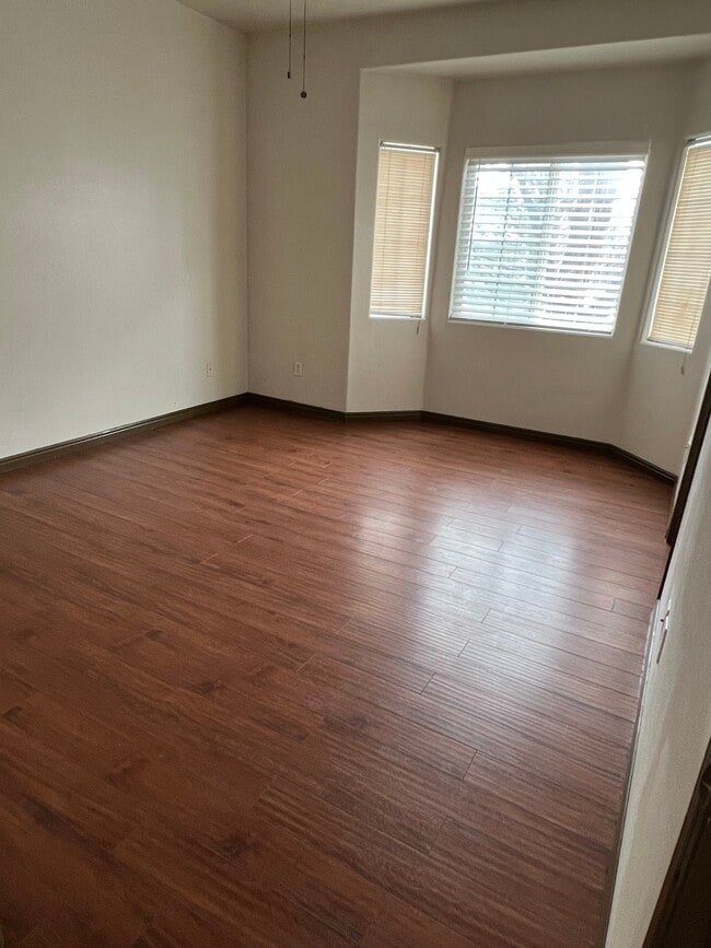 3845 Canyon River Wy Unidad 2