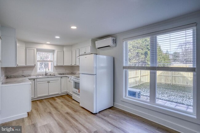 Photo - 35617 Airport Rd