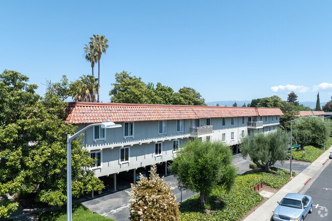 Fotografía del edificio - Stevens Creek Blvd