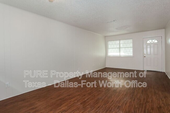 Photo - 409 Cousins Ln