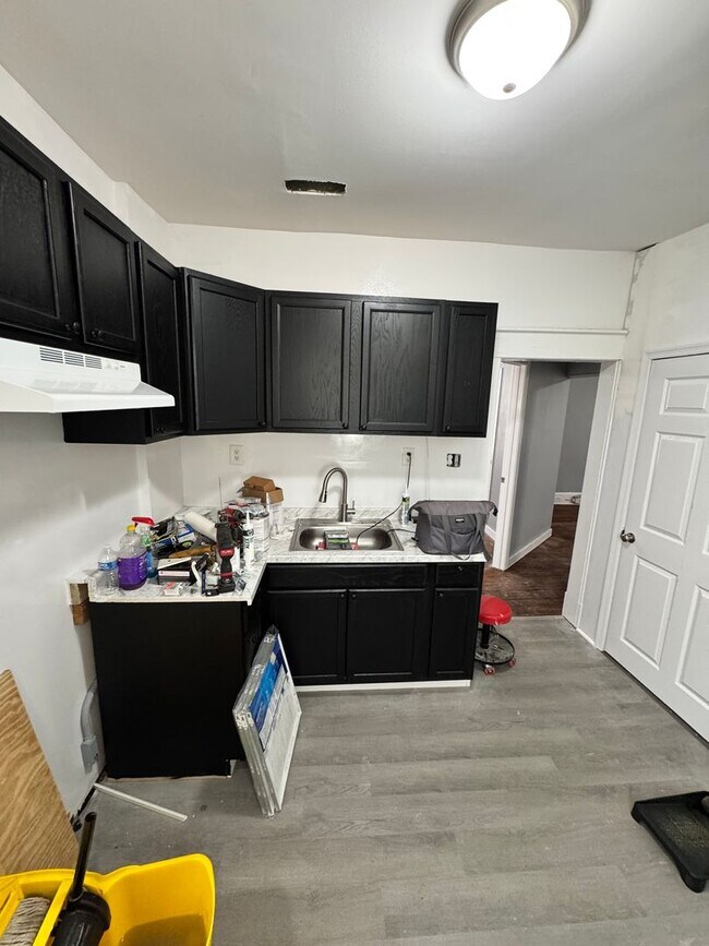 Photo - 3.5 bed house in Fulton Hill! Enjoy the beautiful neighborhood, central hvac, laundry, yard!