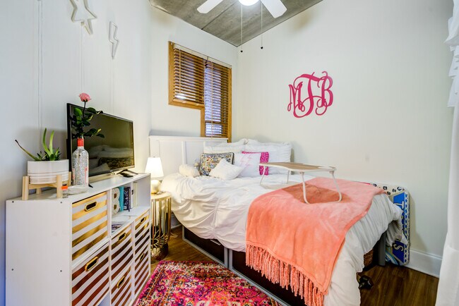 Photo - The Warehouse