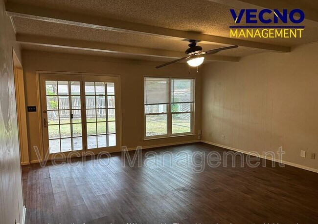 Photo - 3643 Richwood Dr Unit 1