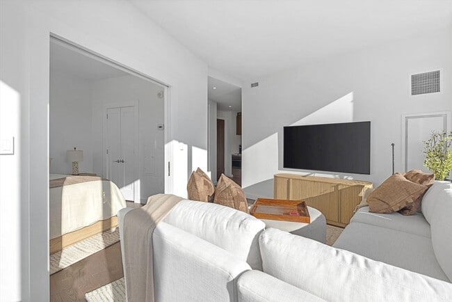 Photo - 430 Stuart St Unit 1508