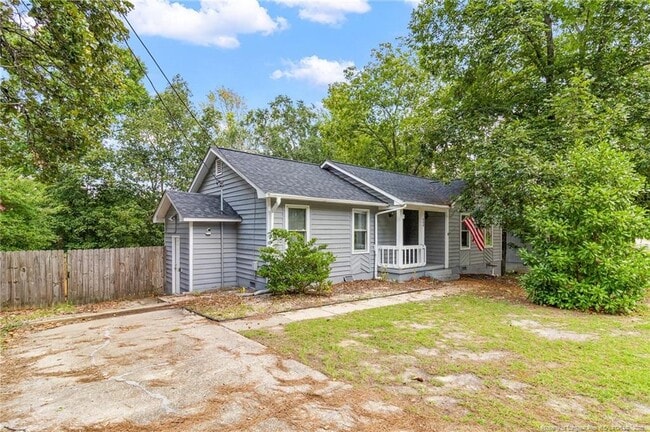 904 Dandridge Dr