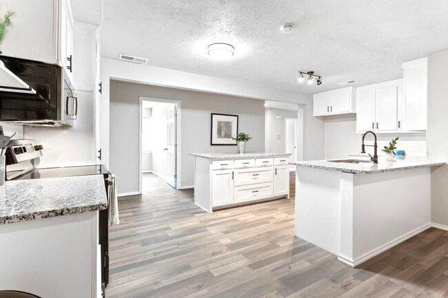Photo - Conveniently located Fort Worth home with a welcoming atmosphere!