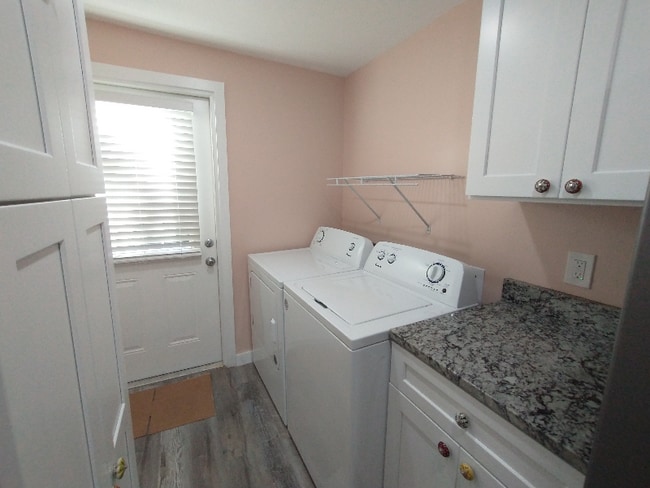 Photo - 135 NW Shannon Ave