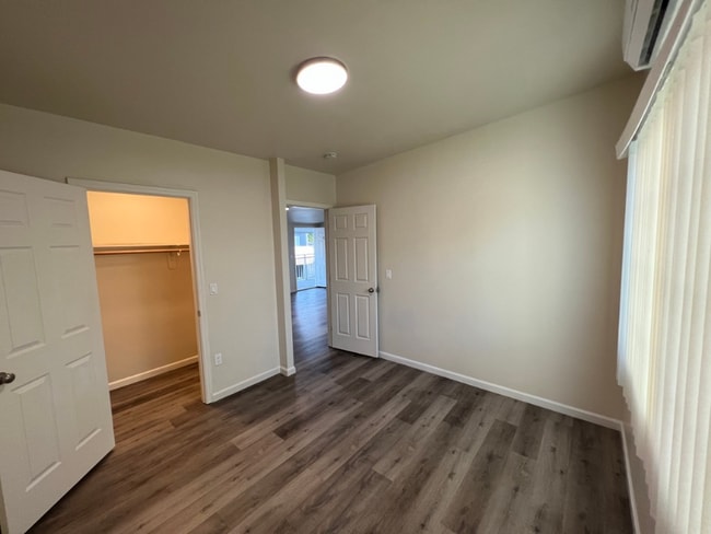 Photo - 946 N Van Ness Ave