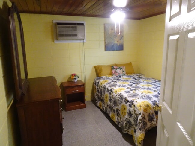 Photo - E & E Motel Furnished with Utilities Included