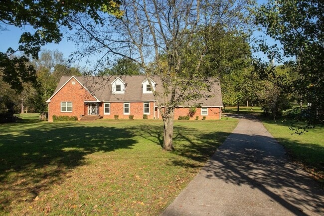 Building Photo - 2425 Mansker Dr Rental