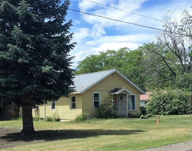 1008 Lake Ave House House Rental in La Grande, OR