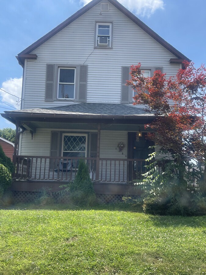 Photo - 110 Spring St House
