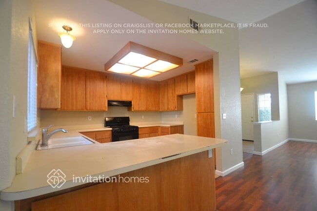 Photo - 303 Hampshire Ct