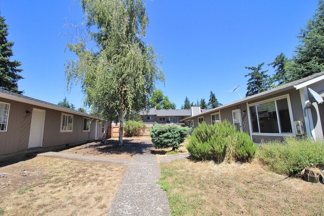 Building Photo - 13217-13225 SE Powell Blvd Rental