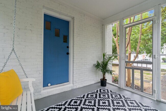 Photo - 6109 Hampstead Ave House