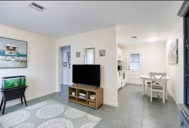 1675 Highland Ave