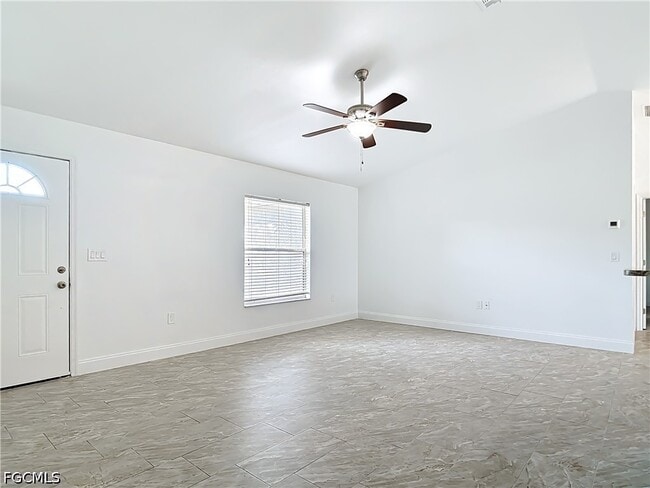 Photo - 18522 Robinson Ave