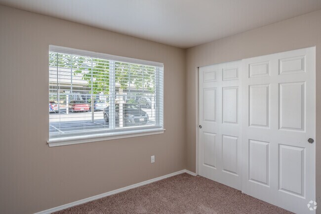 3BD, 2 BA - 1,172SF