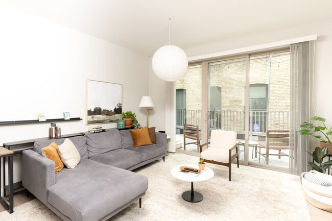 Photo - 211 W Mineral St Unit ID1379041P