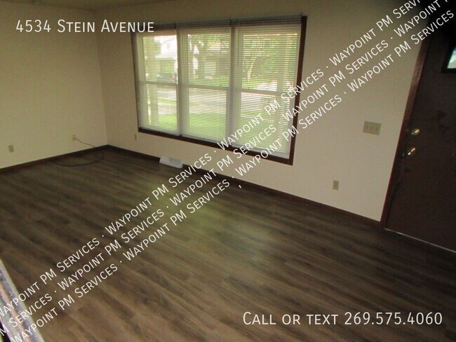 Photo - 4534 Stein Ave