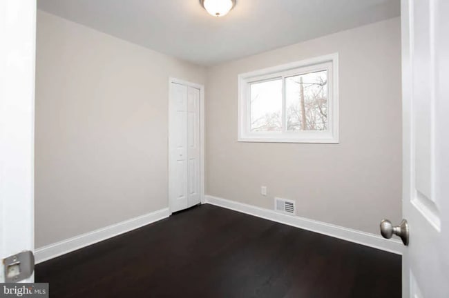 Smaller upstairs bedroom - 127 S Jordan St