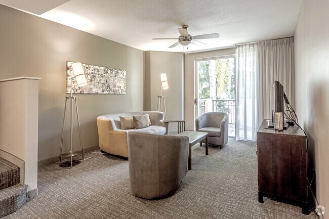 2BR,2BA - 1,000 SF