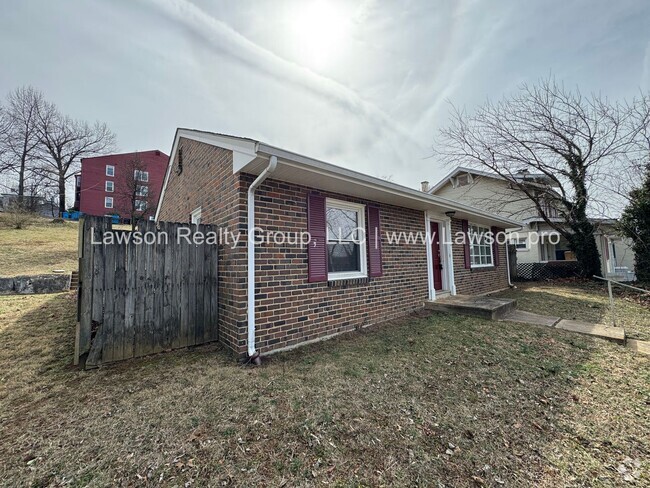 Building Photo - South Roanoke Three Bedroom Rental