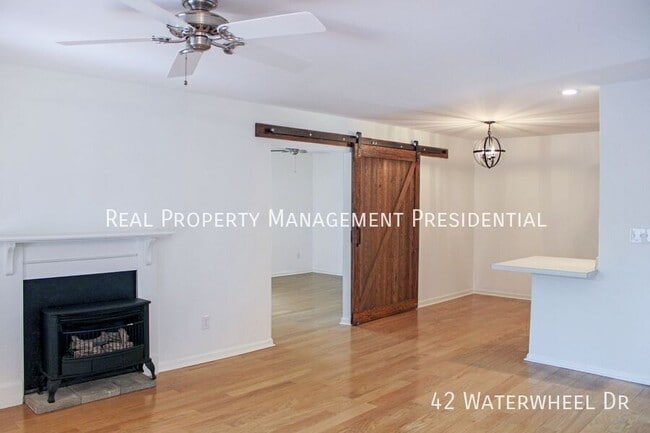 Photo - 42 Waterwheel Dr