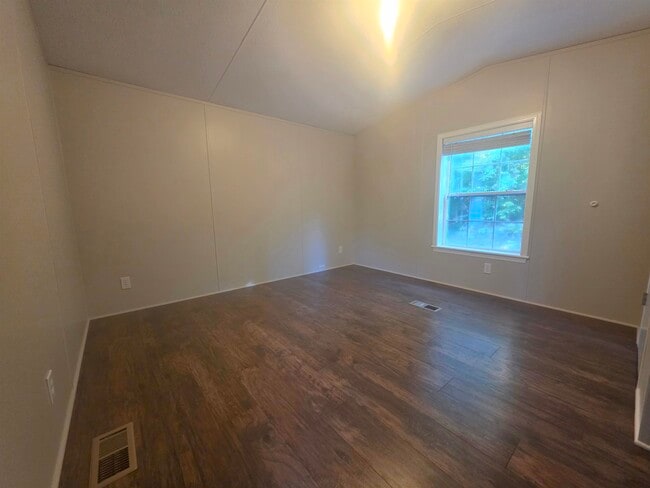48 Whitcher Rd