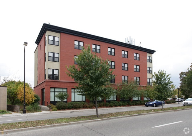 Photo - Lindquist Apartments