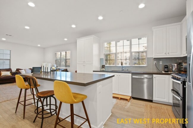 Photo - 140 Lantana Dr