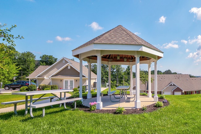 Photo - Braddock''s Greene