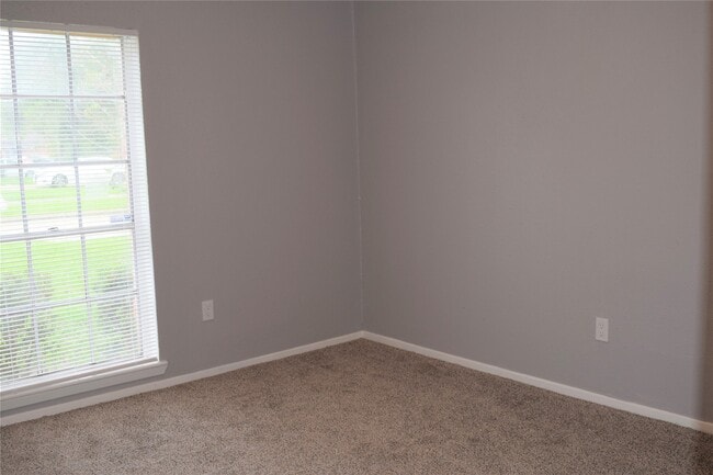 Photo - 15406 Willview Rd