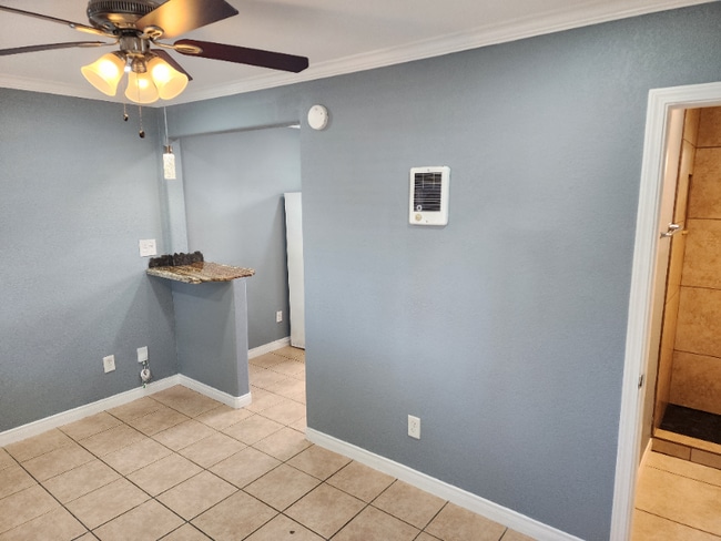 Building Photo - 717 S Pine St Unit 717