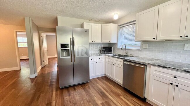 Photo - 1720 S Cook St