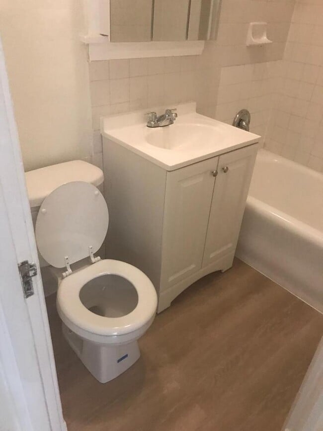 Photo - 3412 W Foster Ave Unidad 1B