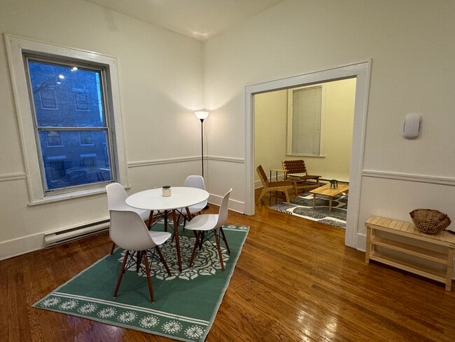 Building Photo - 118 Philip St Unit Apt #1