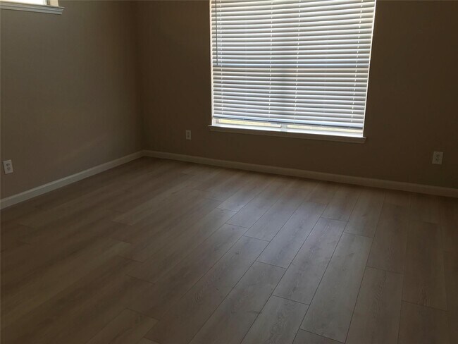 Photo - 13910 Fraser Lake Ln