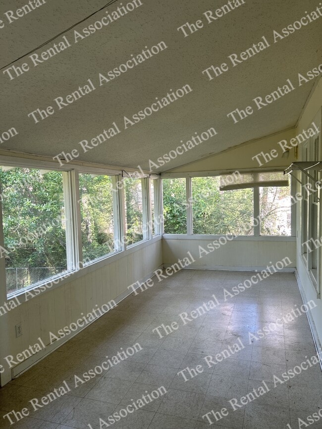 Photo - 309 E Texas Ave