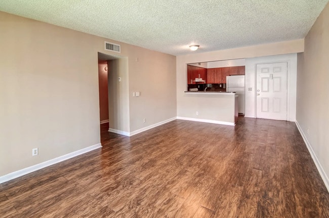 Building Photo - Golf Villas at Sabal Palm Apartments