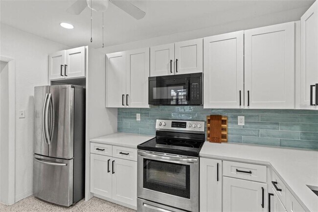 Photo - 11040 2nd St E