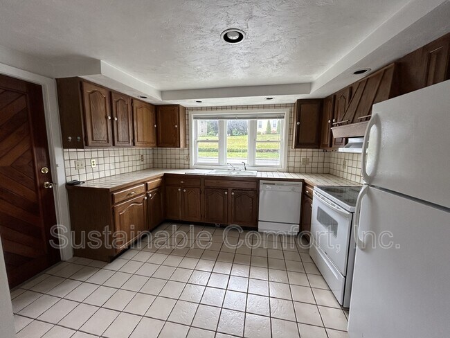 Photo - 131 Lake Ave Condo