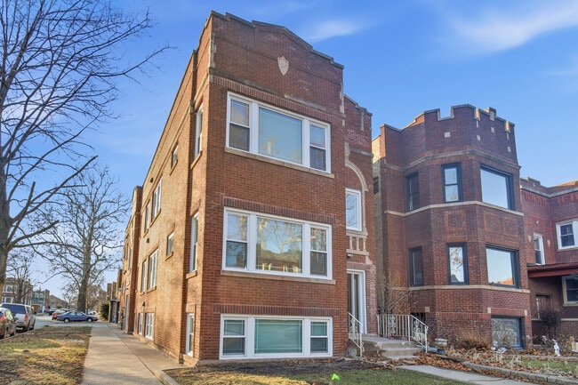 Building Photo - 1942 Elmwood Ave Unit 1F