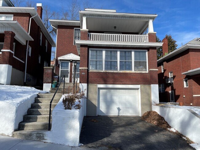 Mt Royal Boening - Mt Royal Boening Unit 829 Mt Royal Ave